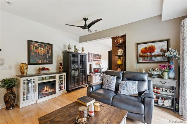 441 W Dryden Road, Metamora, MI 48455