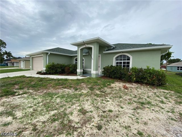 306 NE 14th TER, Cape Coral, FL 33909