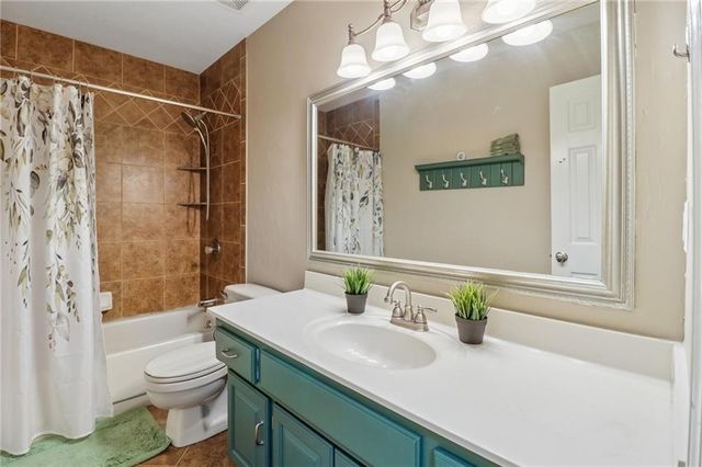 5115 NW 66th Terrace, Kansas City, MO 64151