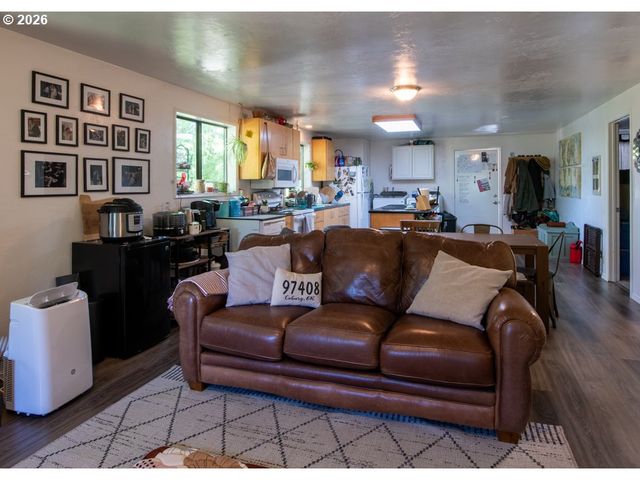 32781 E PEARL St, Eugene, OR 97408