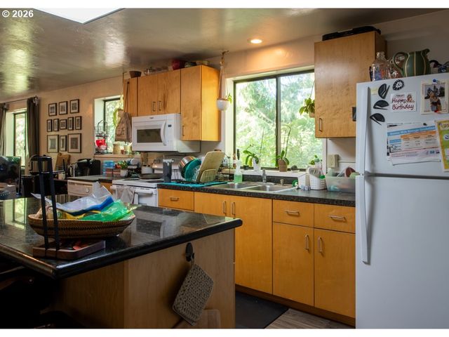 32781 E PEARL St, Eugene, OR 97408