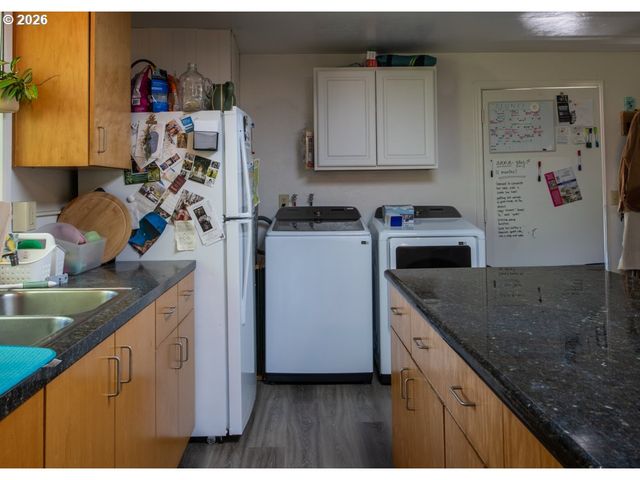 32781 E PEARL St, Eugene, OR 97408