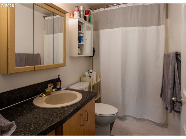 32781 E PEARL St, Eugene, OR 97408