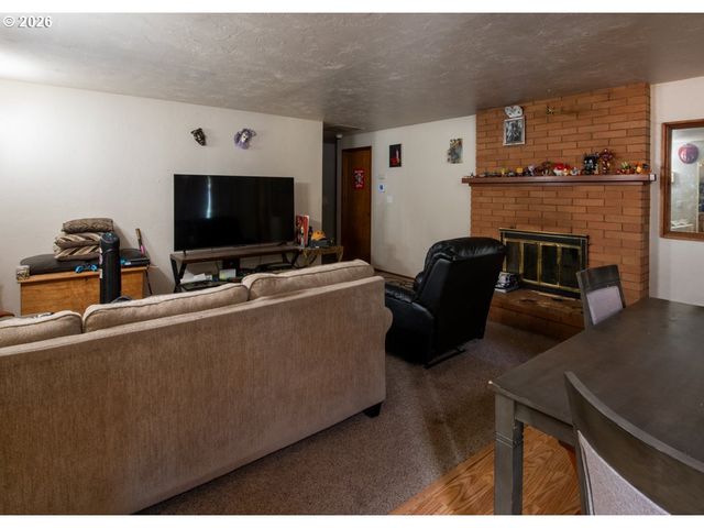 32781 E PEARL St, Eugene, OR 97408