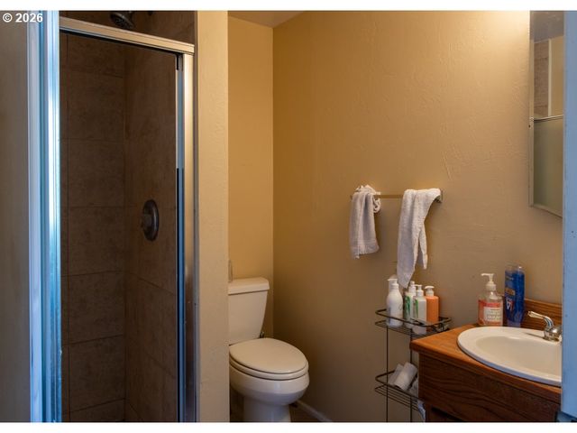 32781 E PEARL St, Eugene, OR 97408