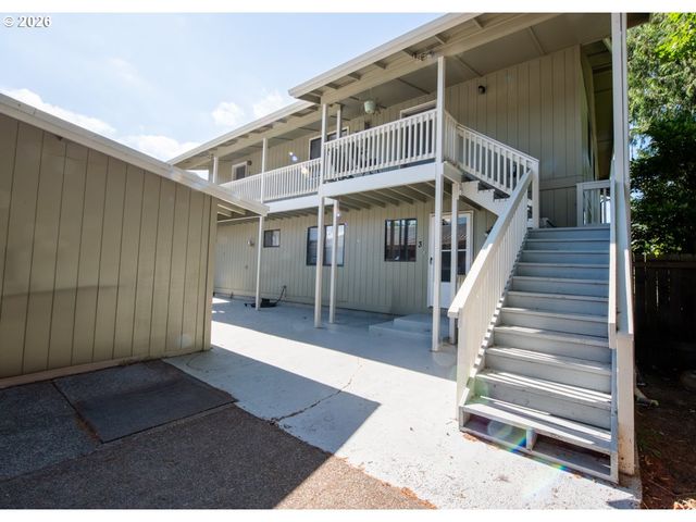 32781 E PEARL St, Eugene, OR 97408