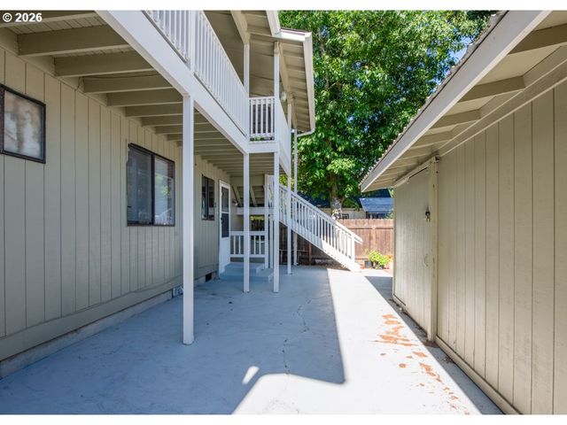 32781 E PEARL St, Eugene, OR 97408