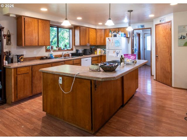 32781 E PEARL St, Eugene, OR 97408