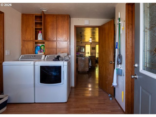 32781 E PEARL St, Eugene, OR 97408