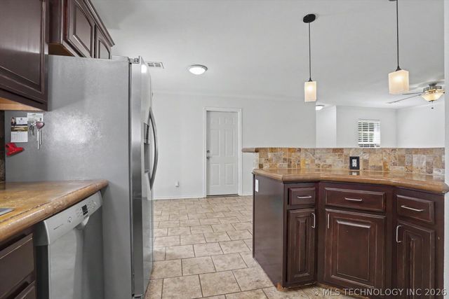 705 N Carlsbad Street, Owasso, OK 74055