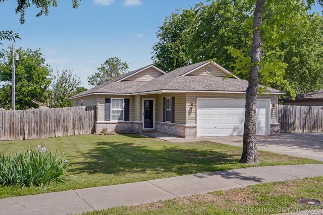 705 N Carlsbad Street, Owasso, OK 74055