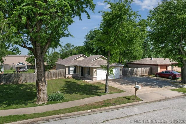 705 N Carlsbad Street, Owasso, OK 74055