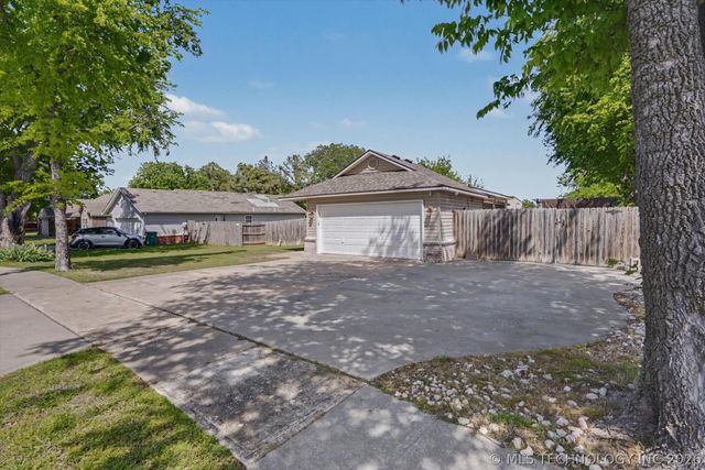 705 N Carlsbad Street, Owasso, OK 74055