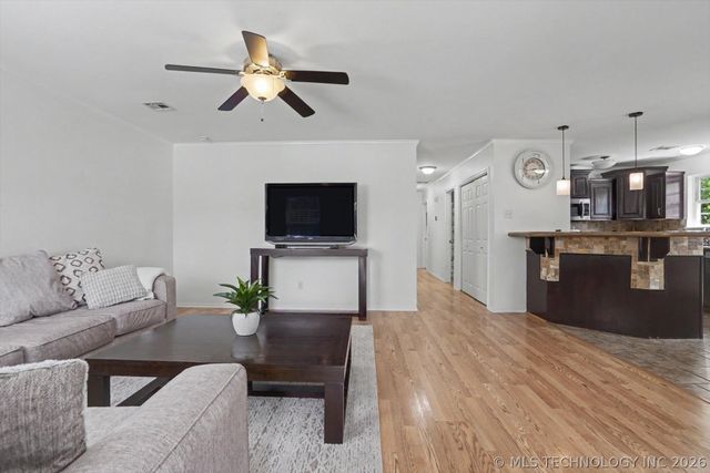 705 N Carlsbad Street, Owasso, OK 74055