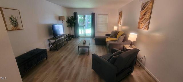 137 Kingsbury Drive, Chapel Hill, NC 27514