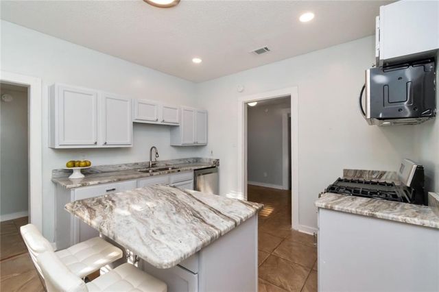 1111 Texas Street, Mobile, AL 36604