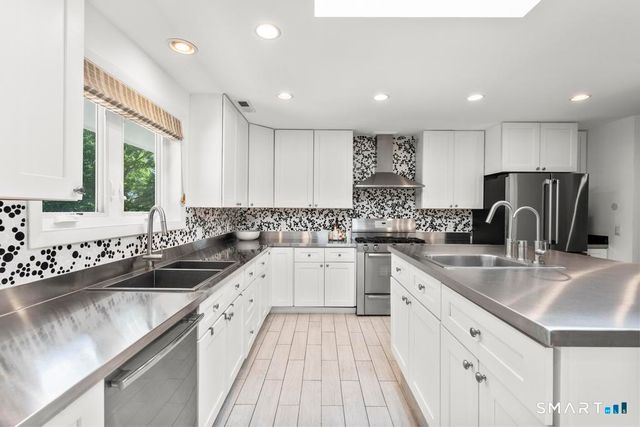 23 Laurel Lane, Wilton, CT 06897