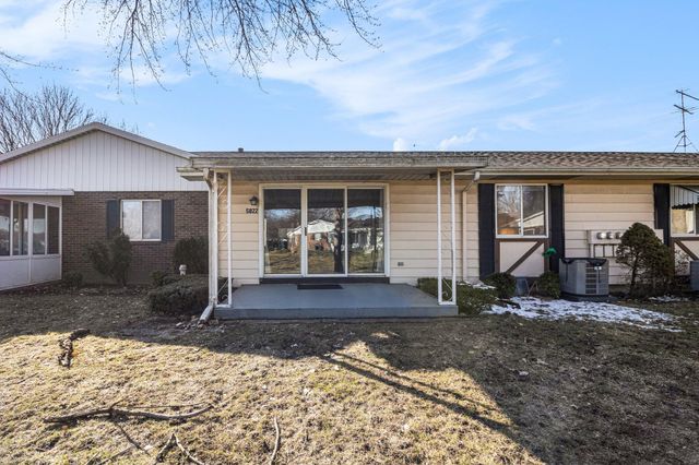 5822 Leisure S Drive SE, Grand Rapids, MI 49548