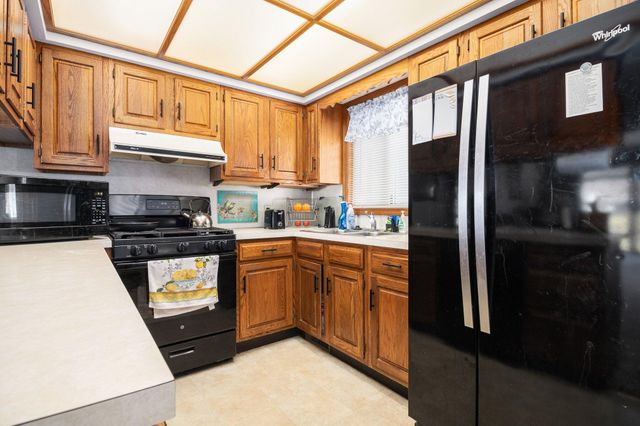 5822 Leisure S Drive SE, Grand Rapids, MI 49548