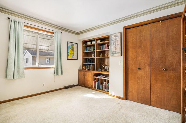 5822 Leisure S Drive SE, Grand Rapids, MI 49548