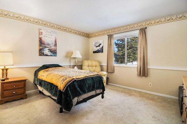 5822 Leisure S Drive SE, Grand Rapids, MI 49548