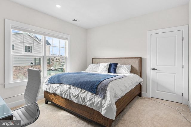 321 PONDS EDGE DR, Media, PA 19063