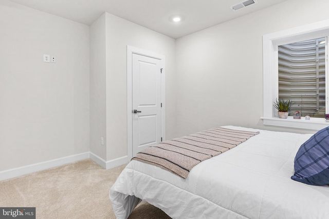 321 PONDS EDGE DR, Media, PA 19063