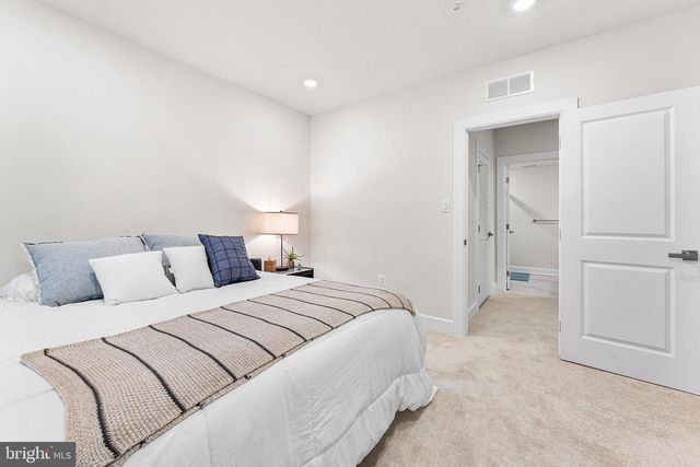 321 PONDS EDGE DR, Media, PA 19063