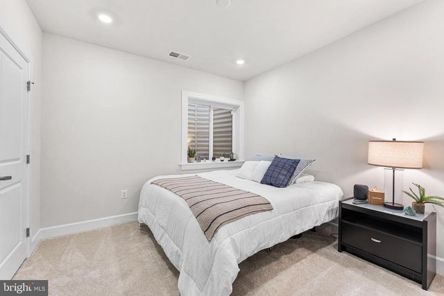 321 PONDS EDGE DR, Media, PA 19063