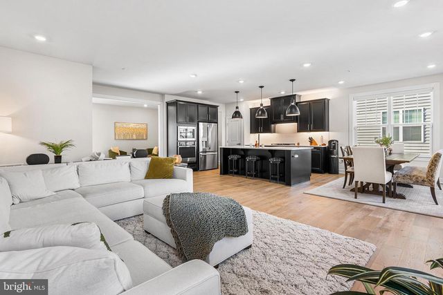 321 PONDS EDGE DR, Media, PA 19063