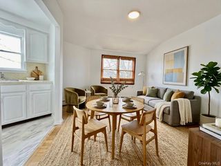 157-54 20 Road 2 FL, Whitestone, NY 11357