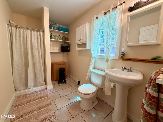 372 Ingram Branch Road, Roan Mountain, TN 37687