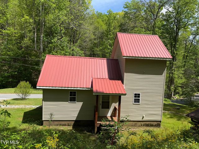 372 Ingram Branch Road, Roan Mountain, TN 37687