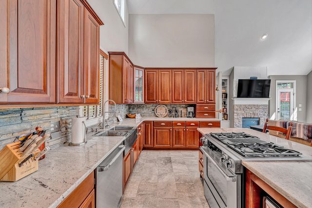 1617 Walnut Run DR, Hardy, VA 24101