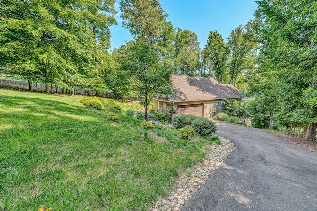 1617 Walnut Run DR, Hardy, VA 24101