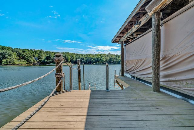 1617 Walnut Run DR, Hardy, VA 24101