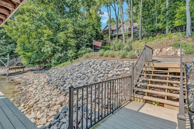 1617 Walnut Run DR, Hardy, VA 24101