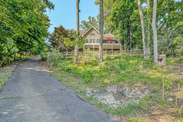 1617 Walnut Run DR, Hardy, VA 24101