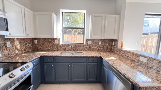 11357 SW 234th Ln, Homestead, FL 33032