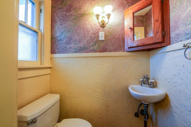 826 W 4th Ave, El Dorado, KS 67042