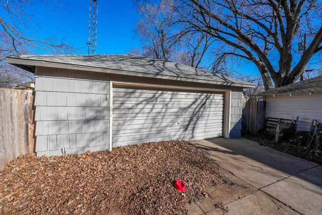 826 W 4th Ave, El Dorado, KS 67042