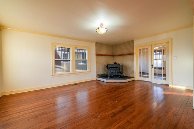 826 W 4th Ave, El Dorado, KS 67042