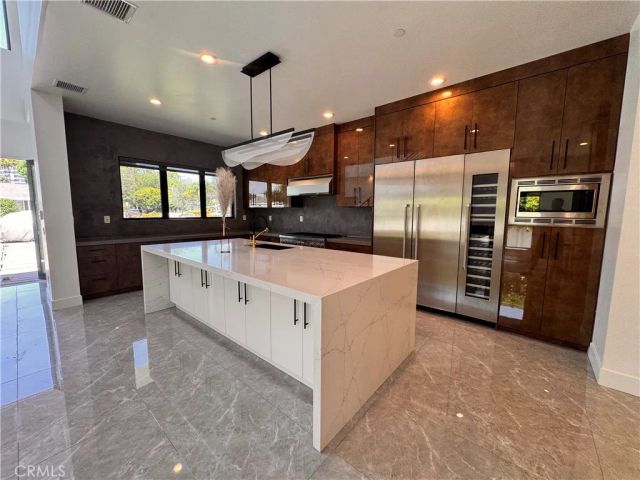 11230 Pickford, Los Angeles, CA 90064