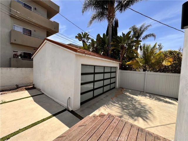 11230 Pickford, Los Angeles, CA 90064