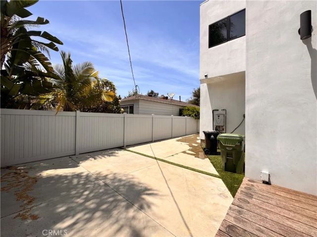 11230 Pickford, Los Angeles, CA 90064