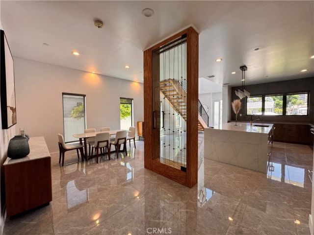 11230 Pickford, Los Angeles, CA 90064