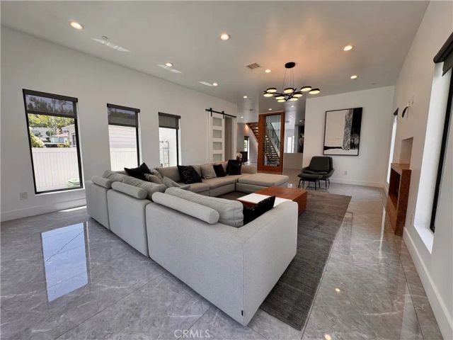11230 Pickford, Los Angeles, CA 90064