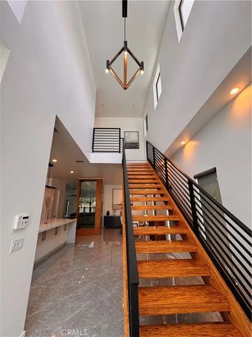 11230 Pickford, Los Angeles, CA 90064