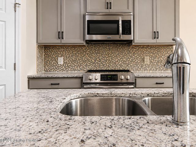2530 Longshot Cove, Owensboro, KY 42301