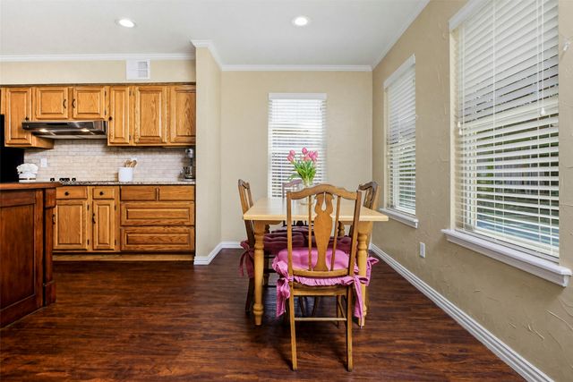 6704 Saddle Ridge Road, Arlington, TX 76016